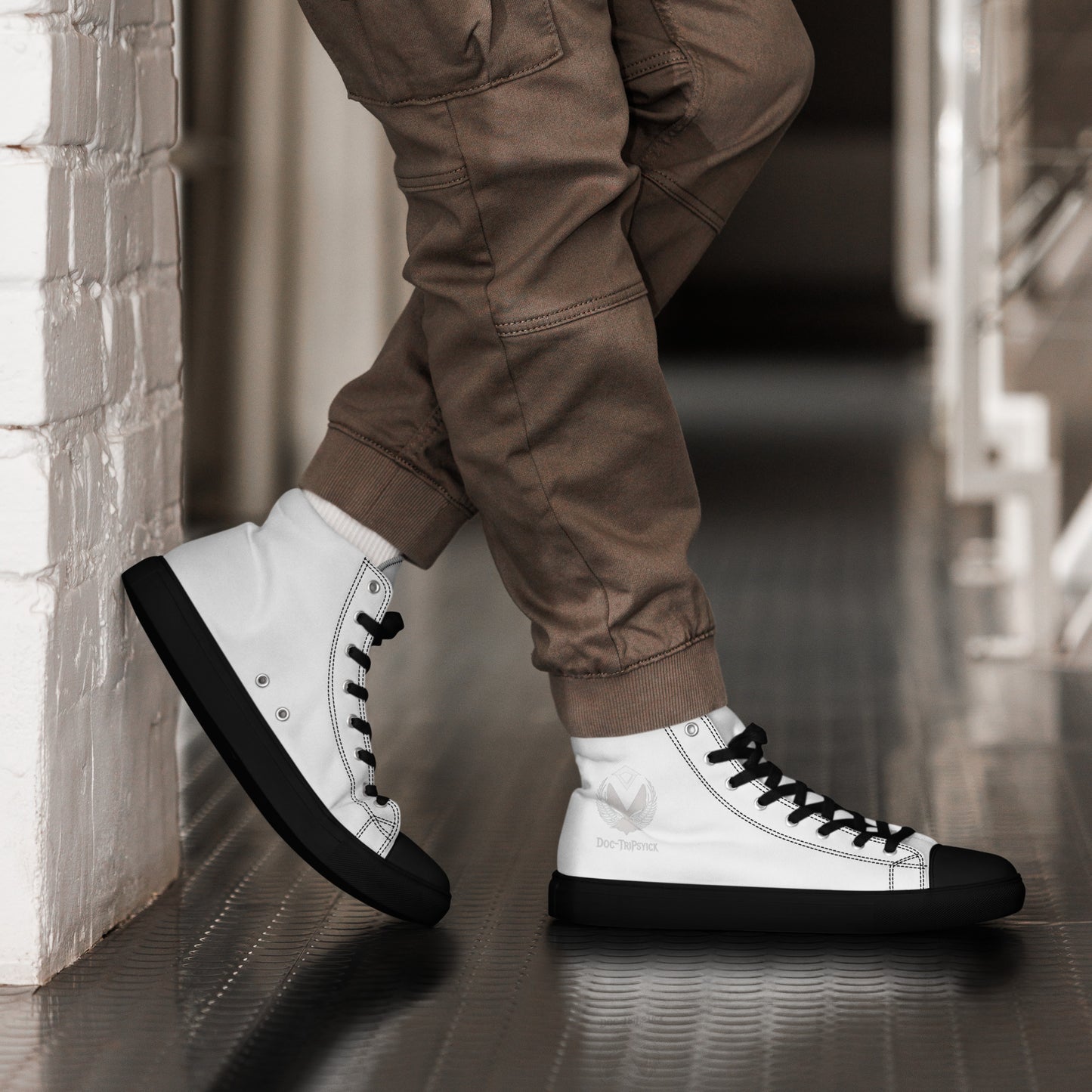 Men’s high top canvas shoes